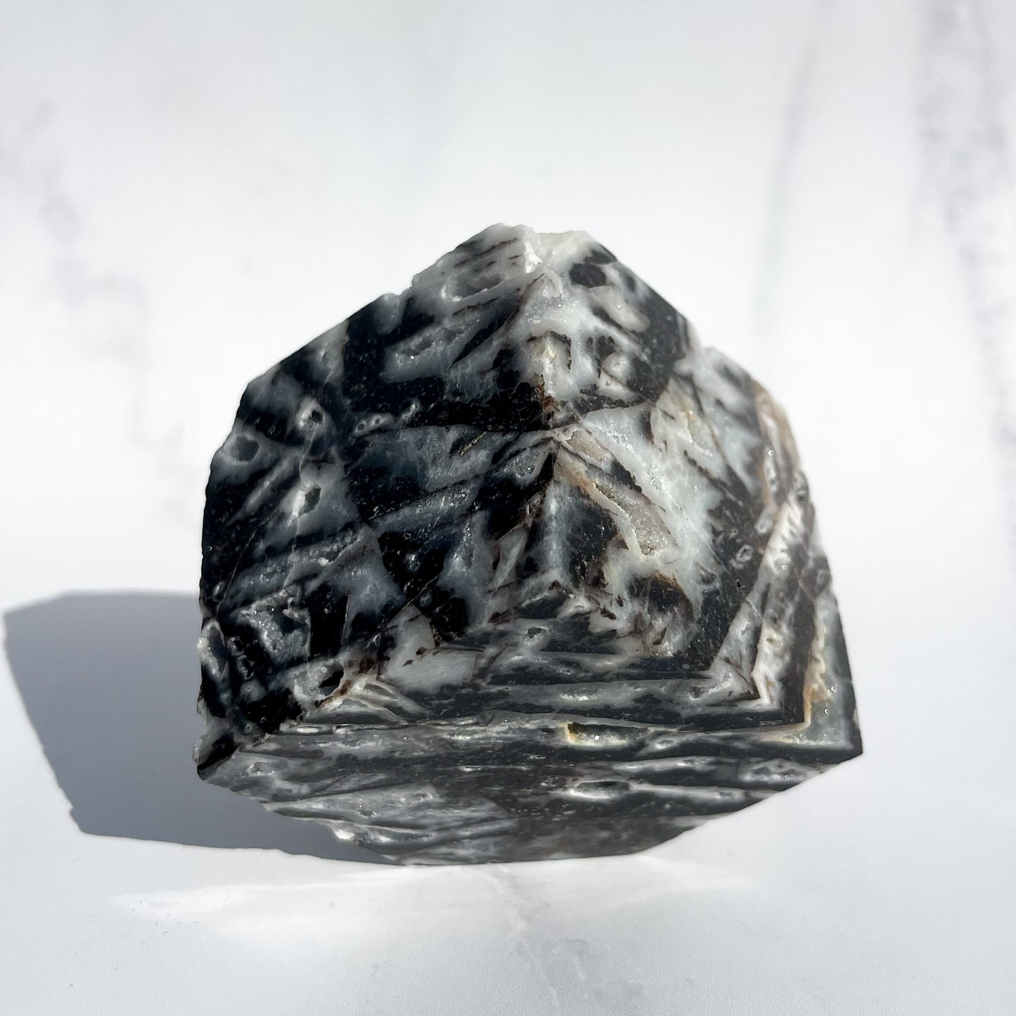 Druzy Quartz Chalcedony Floating Cube 01