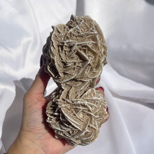 Load image into Gallery viewer, Desert Rose Cluster 01