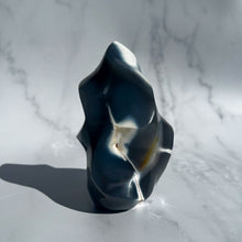 Load image into Gallery viewer, Orca Agate Flame 04