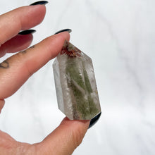 Load image into Gallery viewer, Garden Quartz Tower 02