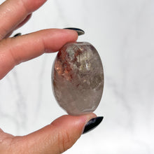 Load image into Gallery viewer, Garden Quartz Palmstone