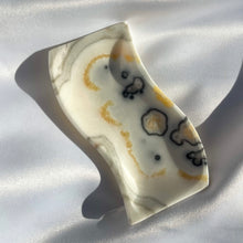 Load image into Gallery viewer, Mexican Onyx Wavy Dish 02
