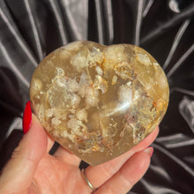 Load image into Gallery viewer, Flower Agate Chunky Heart 01