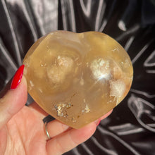 Load image into Gallery viewer, Flower Agate Chunky Heart 01