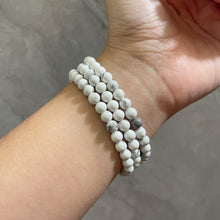 Load image into Gallery viewer, Howlite Bracelet