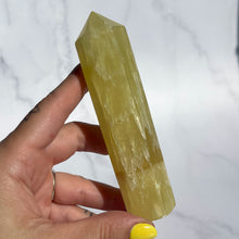 Load image into Gallery viewer, Lemon Calcite Tower 03
