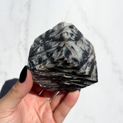 Druzy Quartz Chalcedony Floating Cube 01
