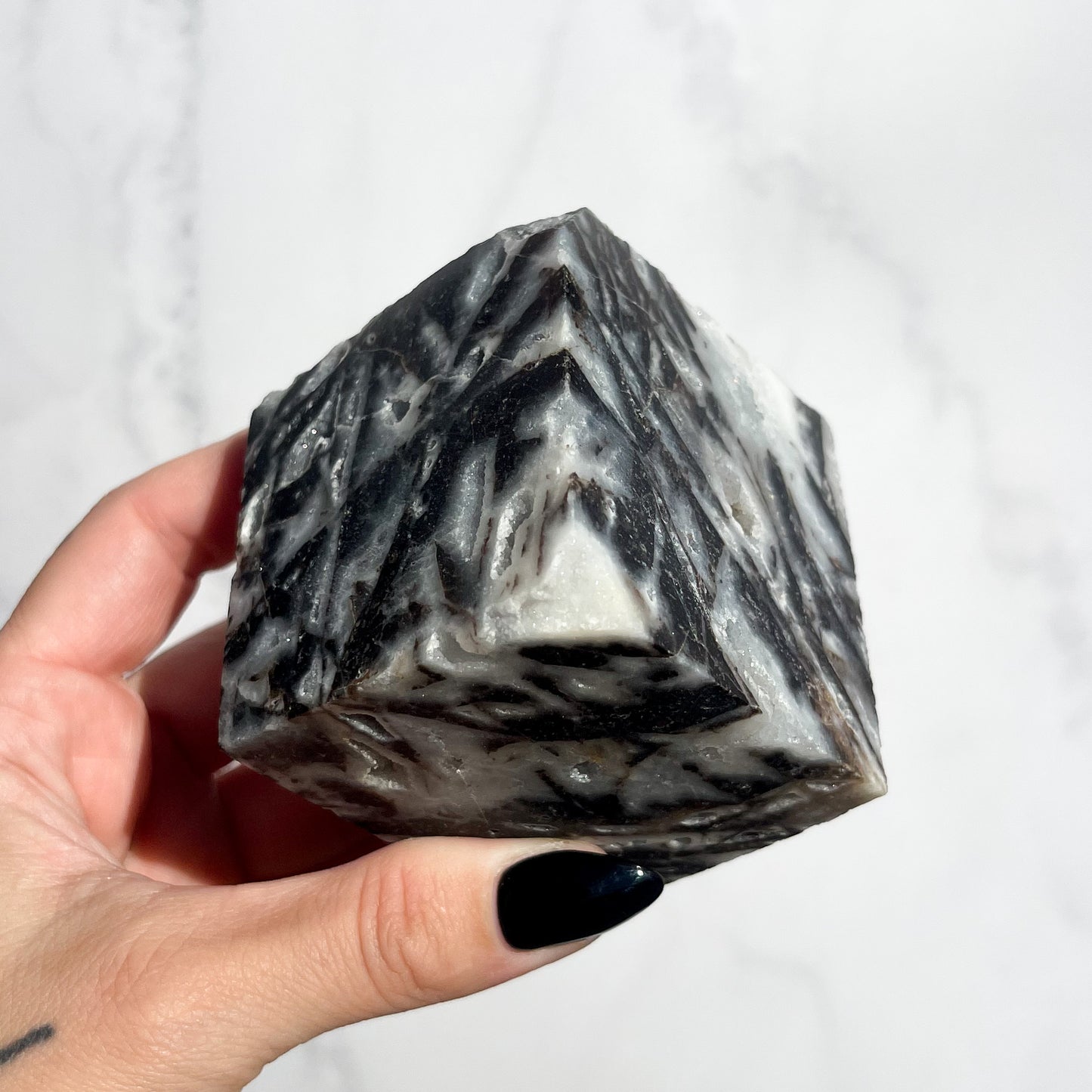 Druzy Quartz Chalcedony Floating Cube 01