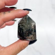 Load image into Gallery viewer, Garden Quartz Tower 01
