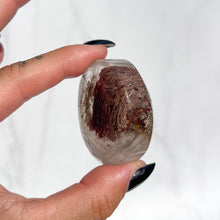 Load image into Gallery viewer, Garden Quartz Palmstone
