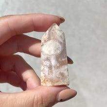Load image into Gallery viewer, Flower Agate Tower 04
