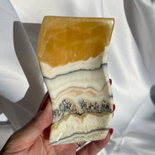 Load image into Gallery viewer, Mexican Onyx Wavy Dish 04
